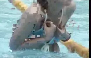 XXX 売春婦タバコを吸う 素人 女の子 動画