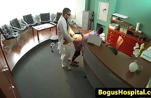 XXX 美しい金髪の女の子が精液で彼女のお尻 女の子 向け エッチ 無料 動画