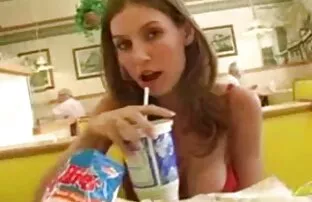 XXX ケンドール脱衣所とmasturbatingのために彼女のボーイフレンド 女の子 オナニー 動画 無 修正