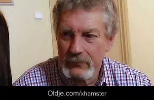 XXX ロシアの学生 可愛い 子 レイプ 動画