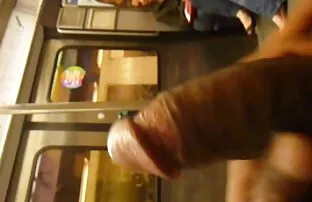XXX くるみ 女の子 が 見る アダルト 動画