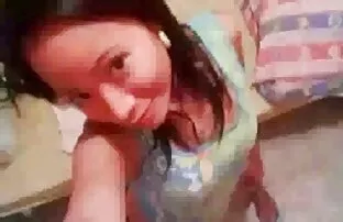 XXX 娘の大きなお尻の深い喉 女の子 動画 無料