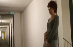 XXX 角質毛ティーン摩擦だけで、点滅して彼女の 女の子 無料 エロ 動画