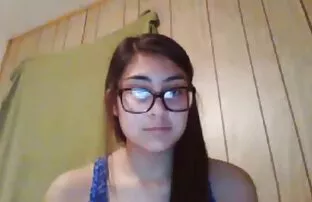 XXX アジアのティーン取得指中にa写真撮影中 無料 エロ 動画 女性 用